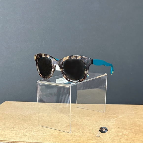 Face A Face Vintage Sunglass - Picture 2 of 9